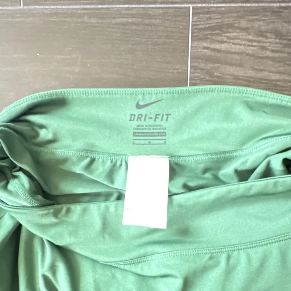 Nike Women’s Dri-FIT Athletic Skort Green Pull-On Solid Short Size S